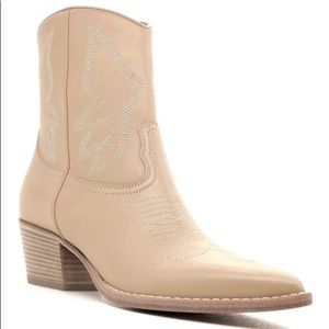 Sold 💕Valentino 💕cowboy ankle booties